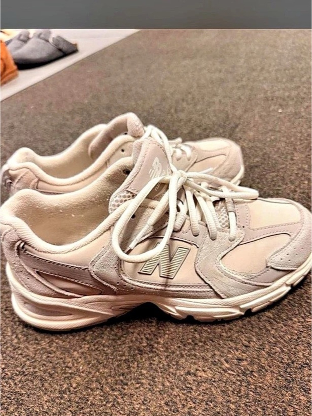 New Balance 9060 cream and white Sneakers - Picture 4 of 4